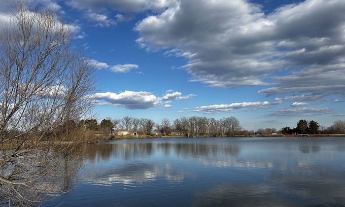 Union County Casa | Lakefront 4acre Lake Close to Charlotte Perfect for Weddings+Venues+Family Fun