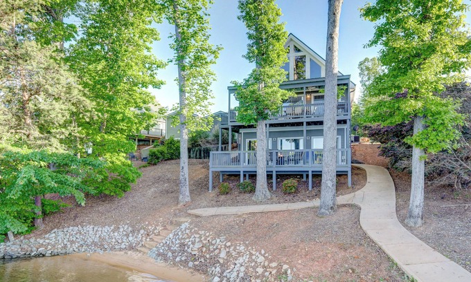 Seneca Casa | ¡Para estrenar! 4 BR Lakefront Home. Muelle privado, grandes vistas al agua! 15 minutos a Clemson