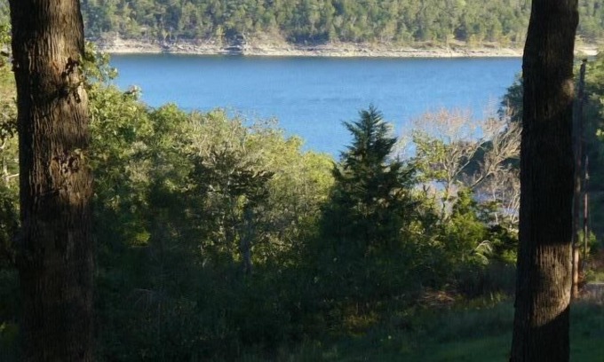 Mountain Home Casa | Lakefront 5 Br House - Tranquilo, asequible, espacioso y relajante