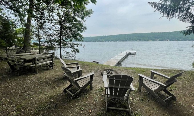Town of Jerusalem Casa | Lakefront 5BR Cottage on Keuka Lake w/ Firepit