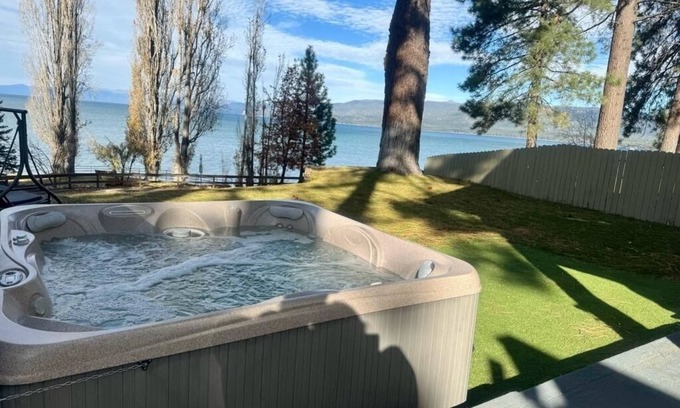 Al Tahoe Casa | Executive Lake House, casa de lujo frente al mar, jacuzzi, kayaks, SUP's, Wi-Fi