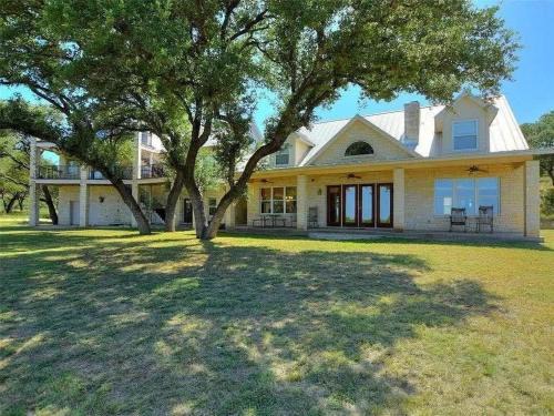 Burnet Casa | Lakefront 6BR Retreat w Dock & Game Room