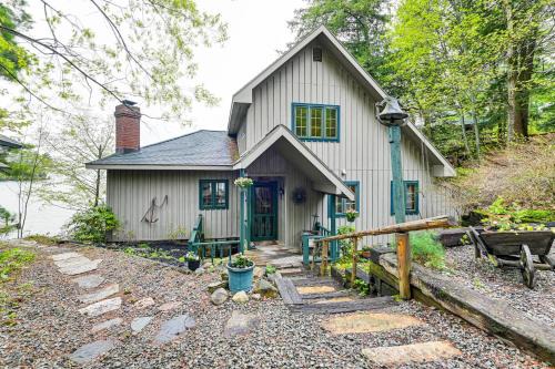 Huletts Landing Casa | Lakefront Adirondacks Home Lake George Oasis!