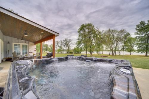Afton Casa | Lakefront Afton Home with Hot Tub and Game Room!