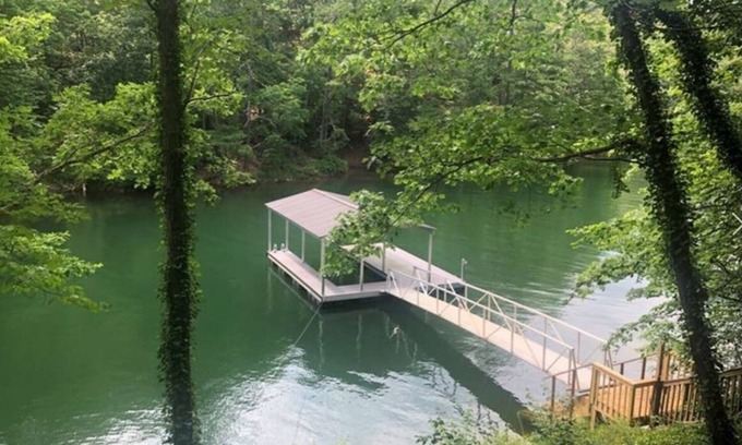 Woodstock Casa | LakeFront Full View -Allatoona w/Dock,sleeps10adults/2 kids-7miles to LakePoint!