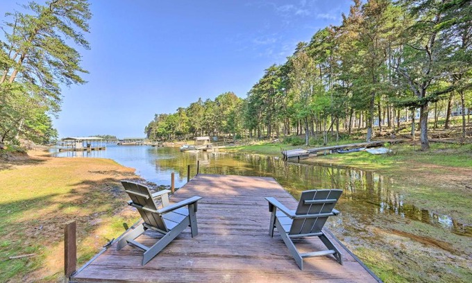 Anderson Casa | Lakefront Anderson Paradise Dock, Fire Pit!