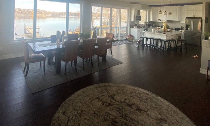 Excelsior Casa | Lakefront at historical Excelsior-Lake Minnetonka