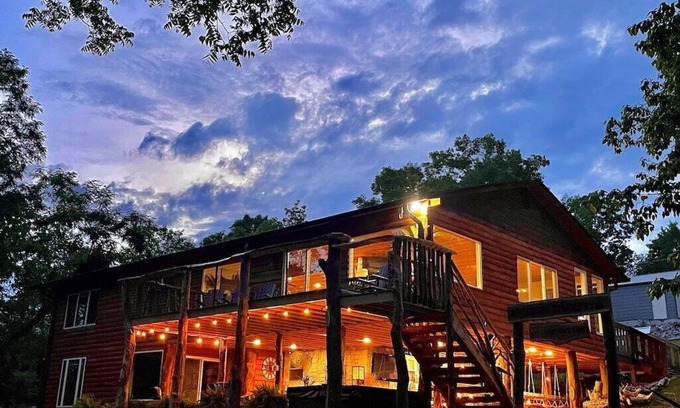 La Follette Cabina | Lakefront, 6bdrm, Hot Tub, beach, fire pits, kayaks, 24’ outdoor Bar! sxs trails