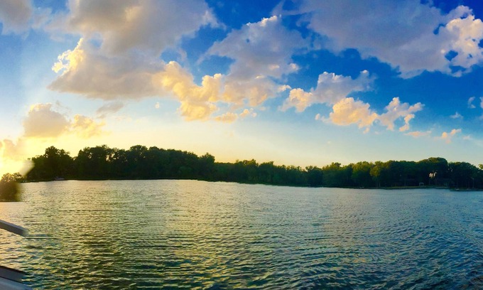 Waterford Cabaña | Lakefront Beach Cottage on Private All Sports Elizabeth Lake.