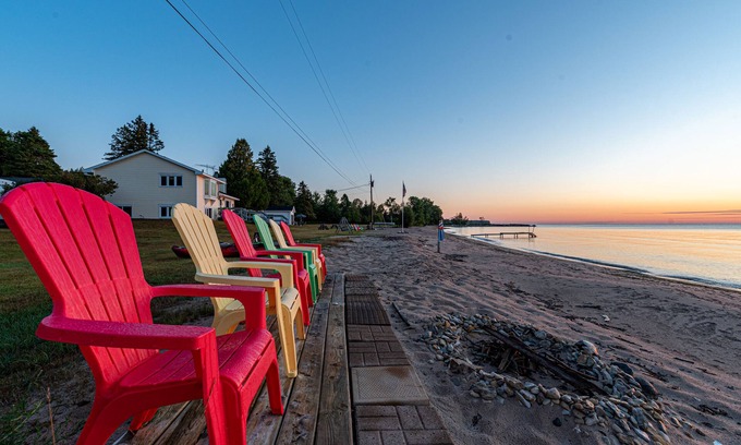 Bark River Casa | Lakefront Beach House