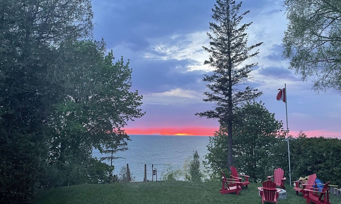 Dashwood Cabaña | LAKEFRONT Beach House - Private Beach
