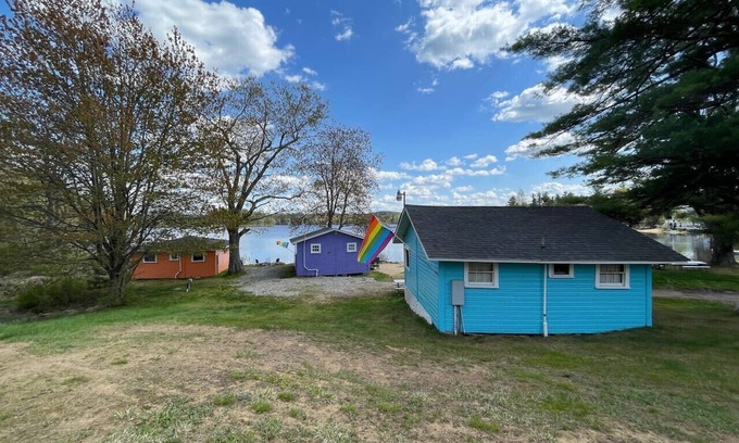 Northwood Cabaña | Lakefront Blue Cottage