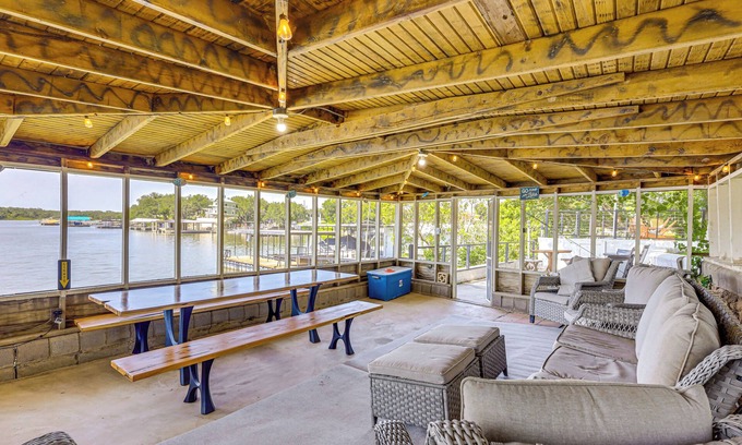 Brownwood Casa | Lakefront Brownwood Home w/ Private Boat Dock
