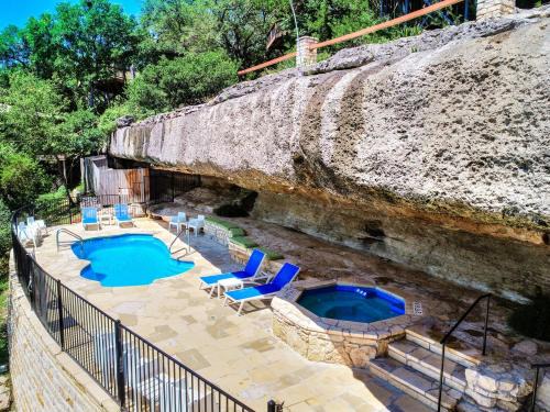 Lakeway Casa | Lakefront Bungalow With Community Poolhot Tub #8