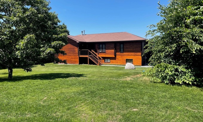 East Lawrencetown Casa | Lakefront home near Lawrencetown Beach with private sauna, hot tub and cold bath