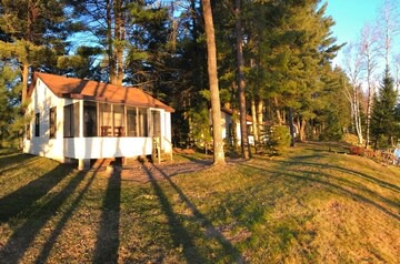 Presque Isle Cabaña | Lakefront Cabin #4 The Crappie in Presque Isle