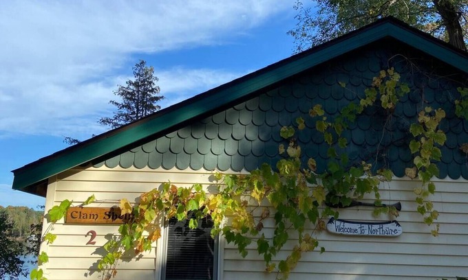 Bellaire Cabina | Lakefront Cabin - Northaire Resort Cabin 2