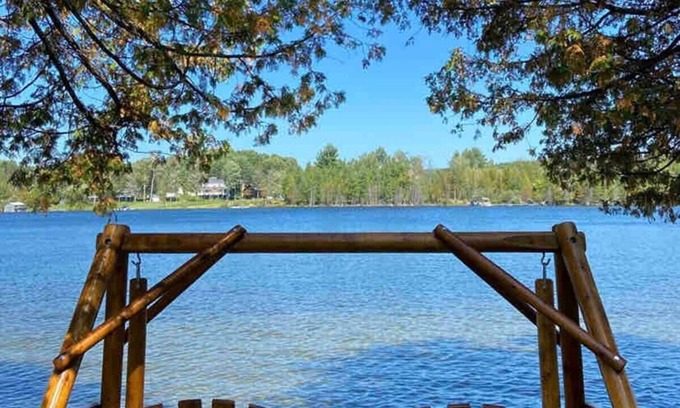 Alden Cabina | Lakefront Cabin - Northaire Resort Cabin 3