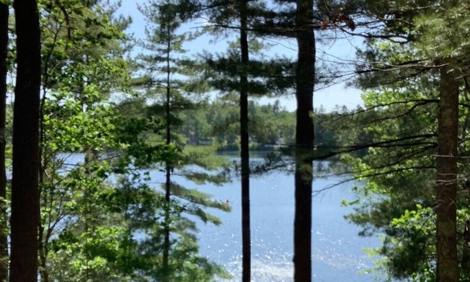 Lyman Cabina | Lakefront Cabin on Lyman’s Pristine Barkers Pond