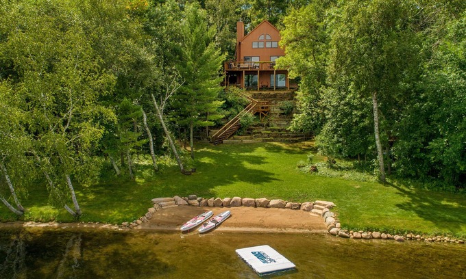 Pequot Lakes Cabina | Amplia cabaña en el lago Kimble, pontón disponible