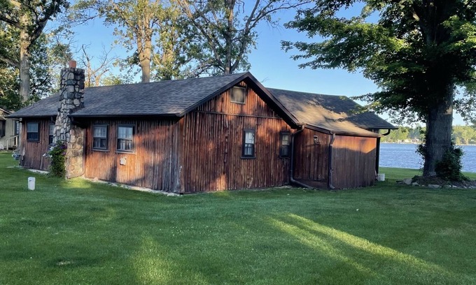 Brighton Cabina | Lakefront Cabin