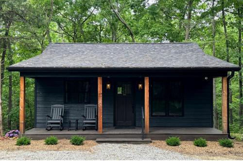 Carbondale Casa | Lakefront Cabin with Fire Pit in Carbondale, Illinois