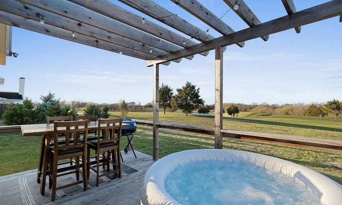 Weston Casa | Lakefront Cabin with hot tub! Fish| Kayak| Camp