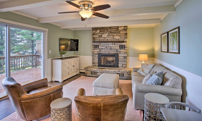 Cadillac Cabaña | Lakefront Cadillac Cottage w/ Furnished Deck!