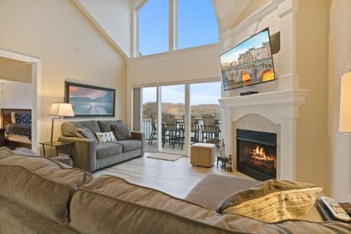 Camdenton Apartamento | Lakefront Camdenton Condo Near Ha Ha Tonka and Golf!