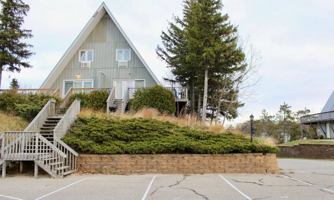 Stevensville Casa | Lakefront Chalet #36 w/ Beach Access, Pools, Sport Courts, Fishing Pond & more!