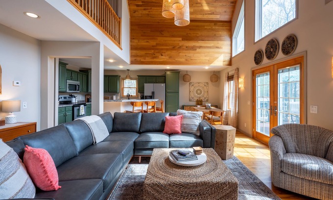Treasure Lake Chalet De Esquí | Lakefront Chalet -Kayaks, Gameroom, Firepit