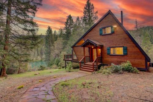 Nevada City Casa | Lakefront Chalet Nevada City