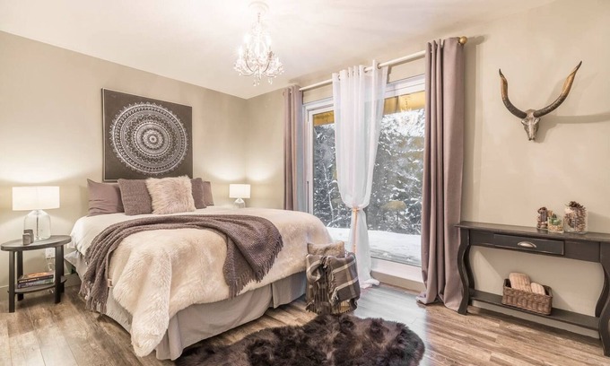 La Conception Chalet De Esquí | Lakefront Chic & Modern Chalet near Mont Tremblant