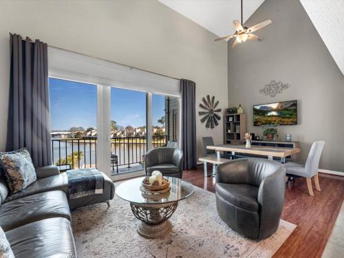 Walden on Lake Conroe Apartamento | Lakefront Condo Retreat