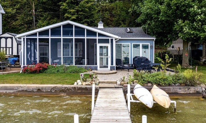 Vandalia Cabaña | Lakefront cottage- Birch Lake