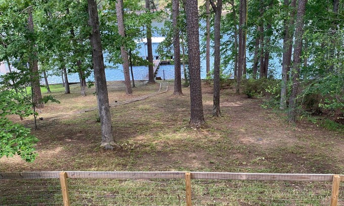 Mid America Cabaña | Lakefront Cottage on Lake Hamilton with private dock- The Perch