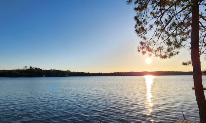 Lakewood Cabaña | Lakefront Cottage on Beautiful Wheeler Lake in Lakewood FAMILY FRIENDLY!