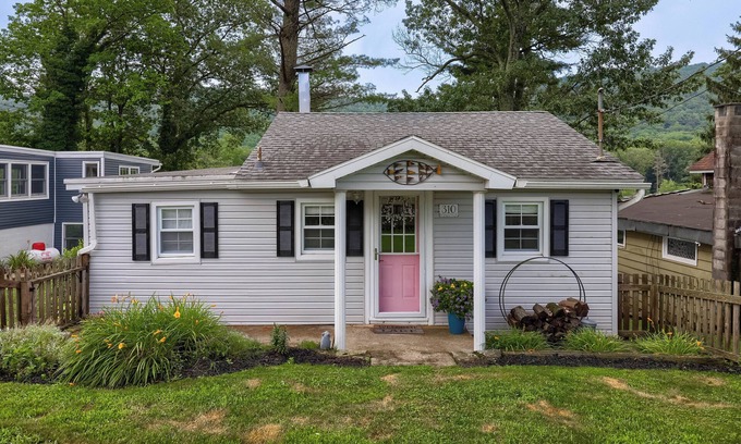 Moon Lake Cottages Cabaña | Lakefront Cottage on Moon Lake