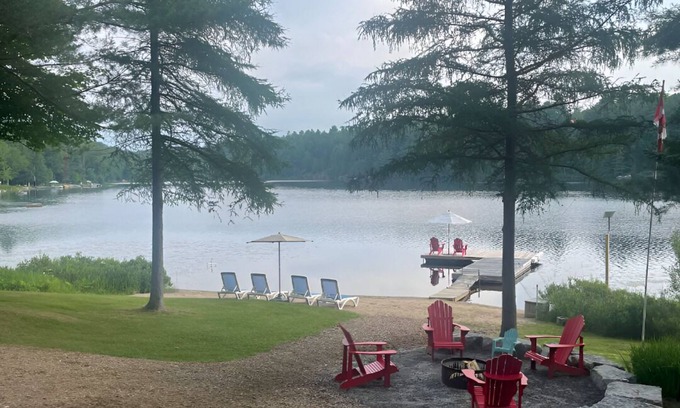Utterson Cabaña | Lakefront Cottage Retreat