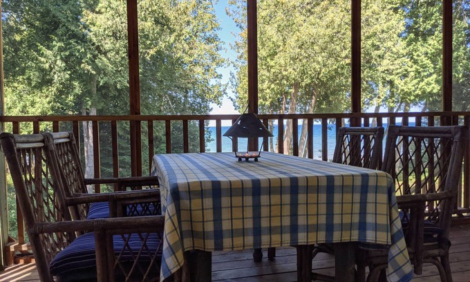 Beaver Island Cabaña | Lakefront Cottage