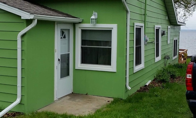 Houghton Lake Cabaña | Lakefront Cottage, ideal para familias, cerca de todo, pero lejos de todo