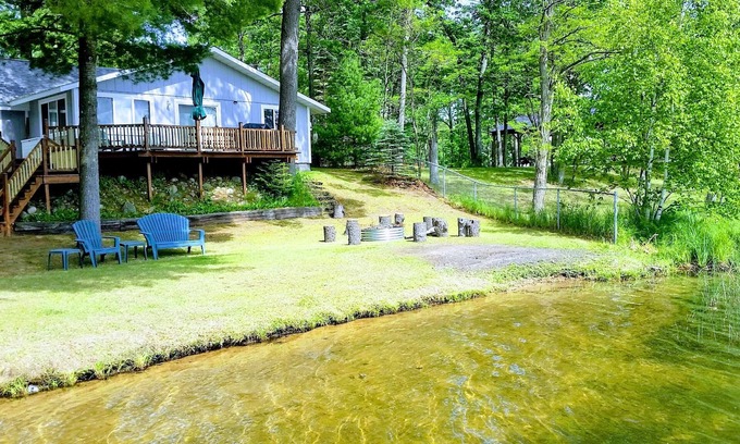 Lake Casa | CASA LAKEFRONT / LK. GEORGE, MI / FAMILIA- AMIGABLE