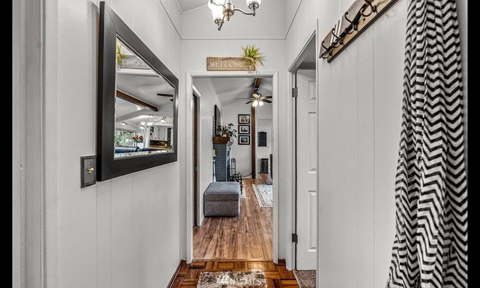 Lake McMurray Cabina | Lakefront Cottage