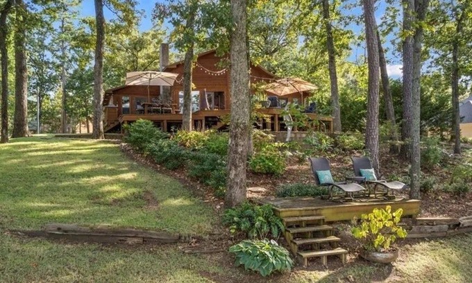 Dogwood Casa | Lakefront Cottage with 25% Early Booking Discount!