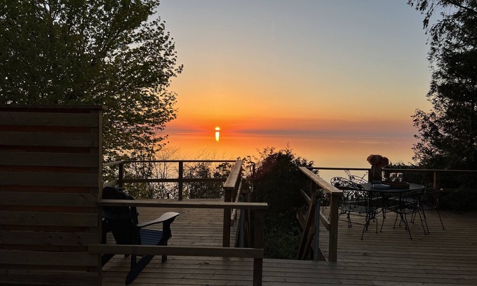Dashwood Cabaña | Lakefront Cottage with Private Beach & Private Beach Access