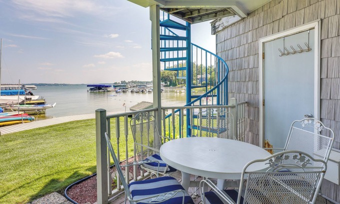 Culver Condominio | Lakefront Culver Condo w/ Pool & Beach Access