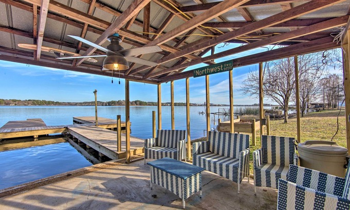 Lone Star Cabaña | Lakefront Daingerfield Retreat w/ Shared Dock!