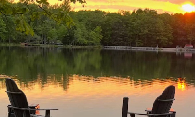 Locust Lake Village Casa | Lakefront~Dock~Firepit~Game-room