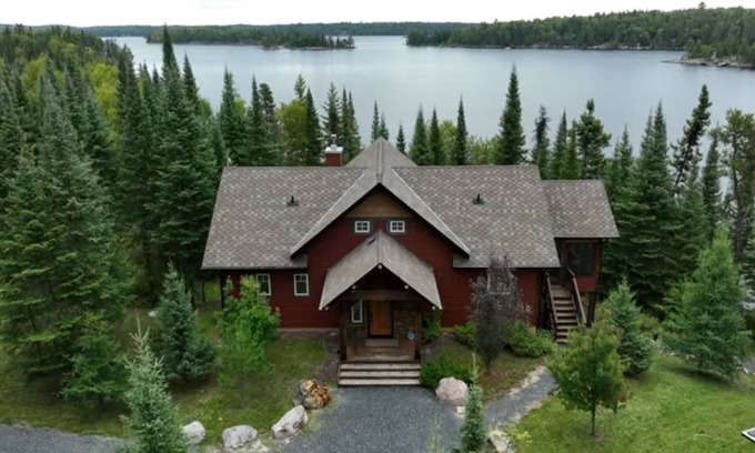 Northern Ontario Cabaña | Lakefront, Drive up Cottage on Black Sturgeon Lake