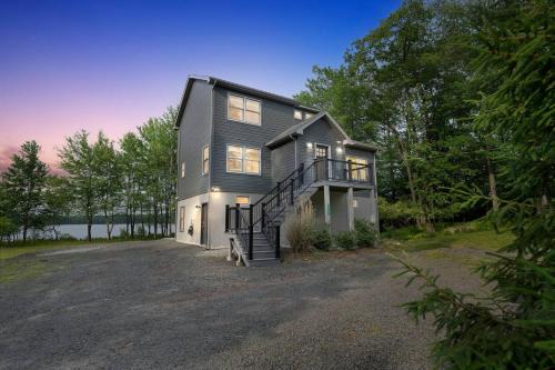 Gouldsboro Casa | Lakefront Family Home With Private Fishing Dock and Kayaks In Big Bass Lake